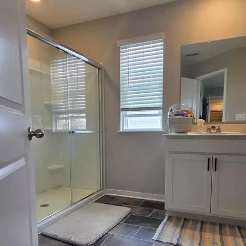 Bath - 238 Carrowmoore Dr, Pickerington, OH 43147 photo 2 of 4