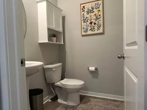 Bath - 238 Carrowmoore Dr, Pickerington, OH 43147 photo 1 of 4