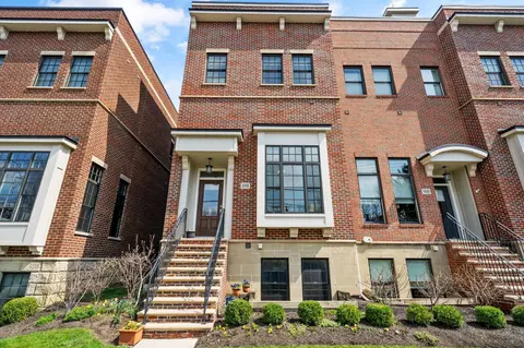 898 S Front St, Columbus, OH 43206