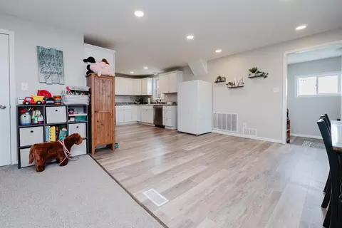 Entry Way - 124 W North St, Vanlue, OH 45890 photo 1 of 3