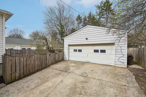 Exterior - 116 E Dunedin Rd, Columbus, OH 43214 photo 5 of 5