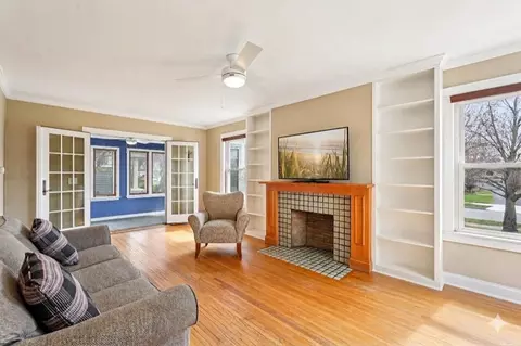 Living - 116 E Dunedin Rd, Columbus, OH 43214 photo 2 of 3