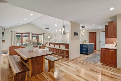 3275 Colchester Rd, Columbus, OH 43221