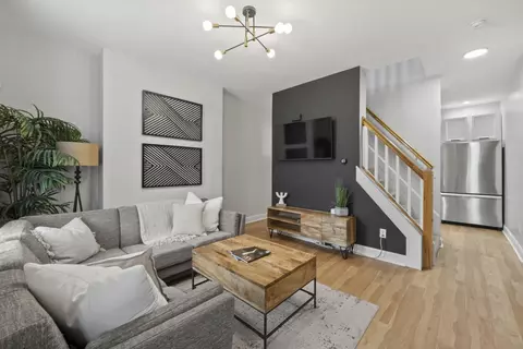 Living - 252 E 2nd Ave, Columbus, OH 43201 photo 1 of 2