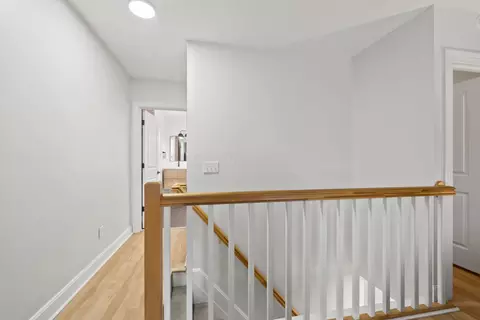 Entry Way - 252 E 2nd Ave, Columbus, OH 43201 photo 2 of 2