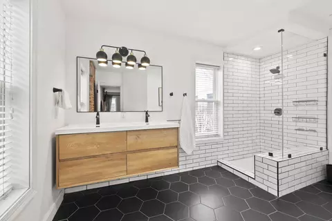 Bath - 252 E 2nd Ave, Columbus, OH 43201 photo 1 of 2