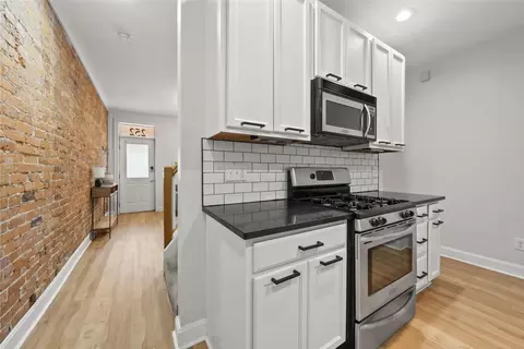 Entry Way - 252 E 2nd Ave, Columbus, OH 43201 photo 1 of 2