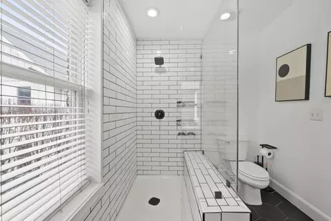 Bath - 252 E 2nd Ave, Columbus, OH 43201 photo 2 of 2