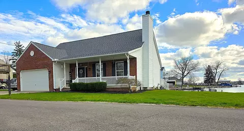 16 Logan St, Thornville, OH 43076