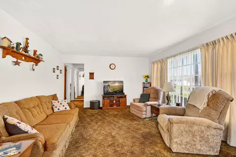 Living - 255 Lewis Rd, Circleville, OH 43113 photo 4 of 4
