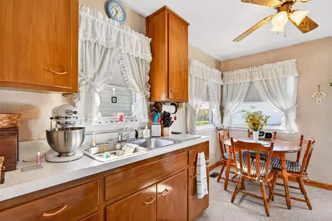 Kitchen - 255 Lewis Rd, Circleville, OH 43113 photo 1 of 5