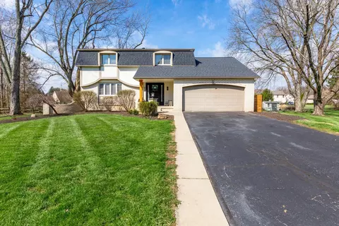 9042 Carriage Ct NW, Pickerington, OH 43147