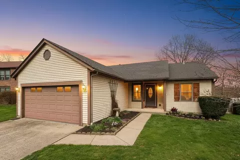 384 Sandburr Dr, Columbus, OH 43230