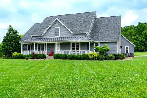 2435 Freedom Ln, Zanesville, OH 43701