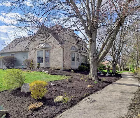 8610 Craigston Ct, Dublin, OH 43017