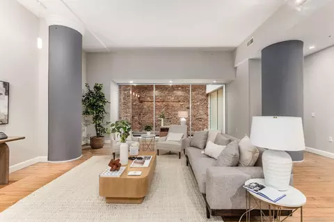 106 N High St #302, Columbus, OH 43215