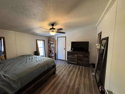 Bedroom - 18670 Griffith Rd, Logan, OH 43138 photo 1 of 2