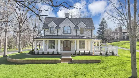880 Newark Granville Rd, Granville, OH 43023