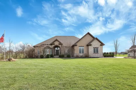 1577 Winding Oak Dr NW, Baltimore, OH 43105