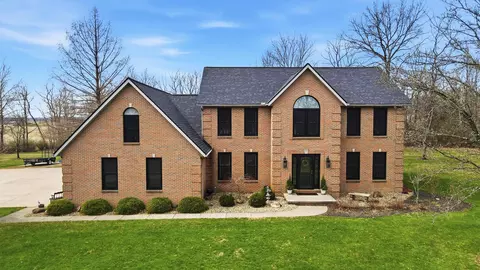 265 Waters Edge Dr, Hebron, OH 43025
