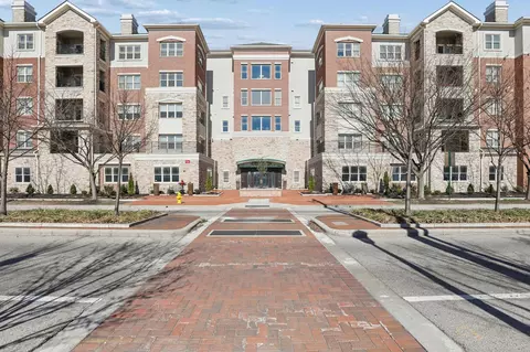 3175 Tremont Rd #504, Columbus, OH 43221