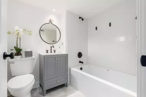 Bath - 193 Stanbery Ave, Bexley, OH 43209 photo 13 of 14