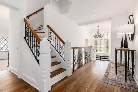 Entry Way - 193 Stanbery Ave, Bexley, OH 43209 photo 11 of 12