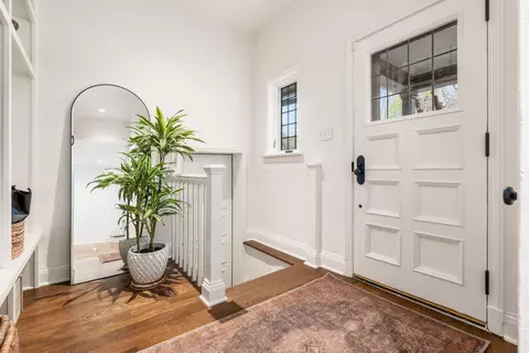 Entry Way - 193 Stanbery Ave, Bexley, OH 43209 photo 8 of 12