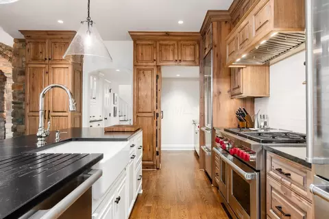 Kitchen - 193 Stanbery Ave, Bexley, OH 43209 photo 5 of 13