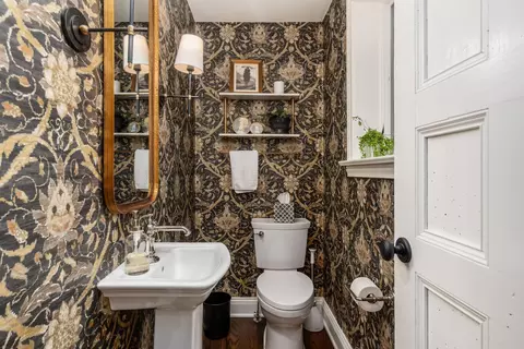 Bath - 193 Stanbery Ave, Bexley, OH 43209 photo 1 of 14