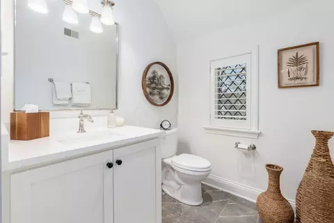 Bath - 193 Stanbery Ave, Bexley, OH 43209 photo 8 of 14