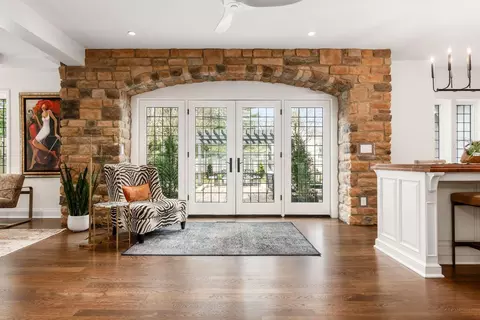 Entry Way - 193 Stanbery Ave, Bexley, OH 43209 photo 5 of 12