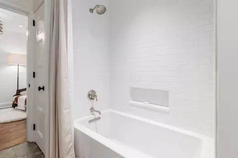 Bath - 193 Stanbery Ave, Bexley, OH 43209 photo 9 of 14