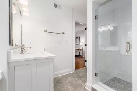 Bath - 193 Stanbery Ave, Bexley, OH 43209 photo 10 of 14