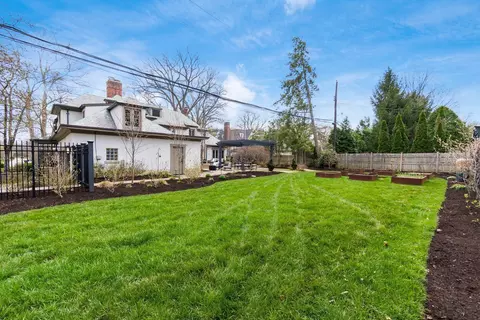 Exterior - 193 Stanbery Ave, Bexley, OH 43209 photo 18 of 33