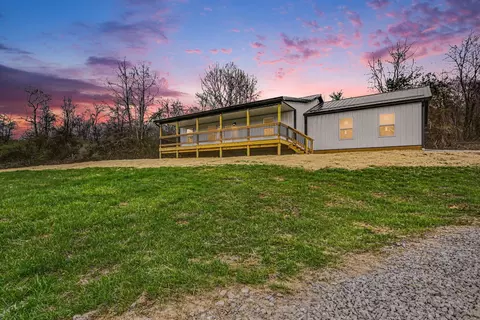 28430 Hide A Way Hills Rd, Sugar Grove, OH 43155