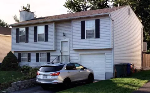 4046 Berryfield Dr, Columbus, OH 43230