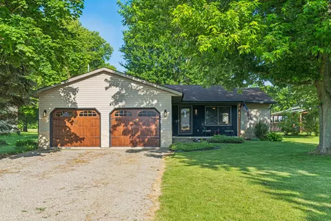 4490 N Bank Rd, Buckeye Lake, OH 43008