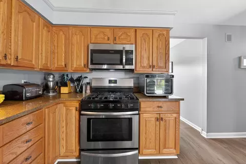 Kitchen - 507 Susan Cir, Marion, OH 43302 photo 3 of 3