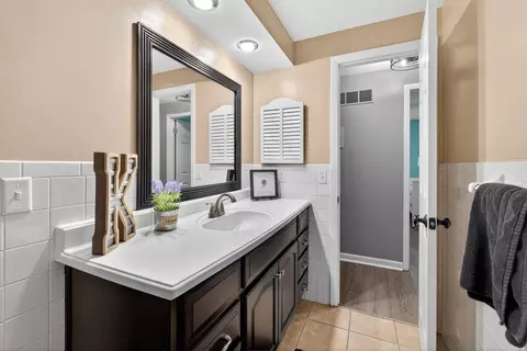 Bath - 507 Susan Cir, Marion, OH 43302 photo 5 of 5