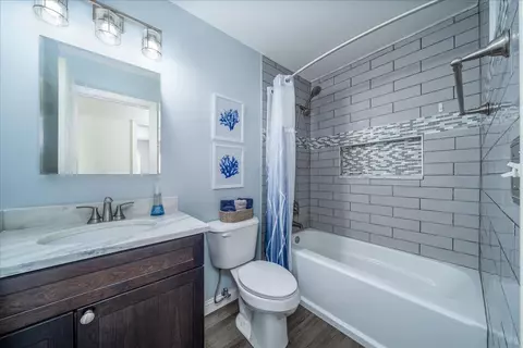 Bath - 549 Chatham Ct, Circleville, OH 43113 photo 6 of 6