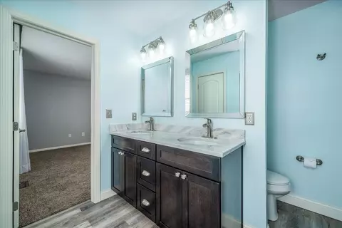 Bath - 549 Chatham Ct, Circleville, OH 43113 photo 3 of 6