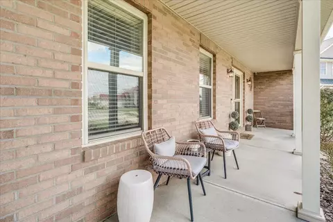 Exterior - 549 Chatham Ct, Circleville, OH 43113 photo 7 of 20