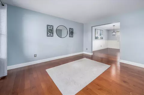 Living - 549 Chatham Ct, Circleville, OH 43113 photo 7 of 7