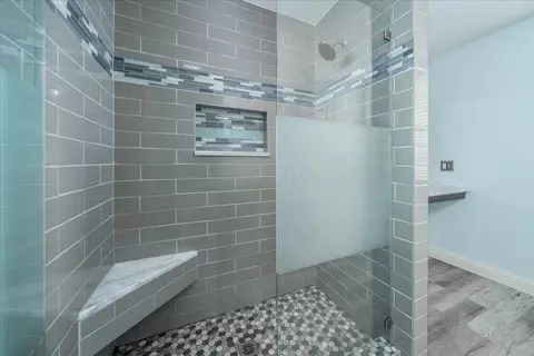 Bath - 549 Chatham Ct, Circleville, OH 43113 photo 5 of 6
