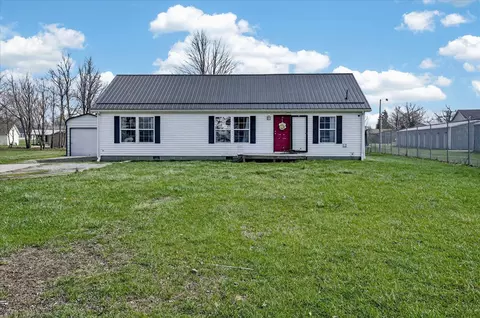 75 Harmony Ln, Sabina, OH 45169