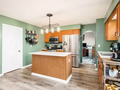 Kitchen - 40 Tabilore Loop, Delaware, OH 43015 photo 4 of 5
