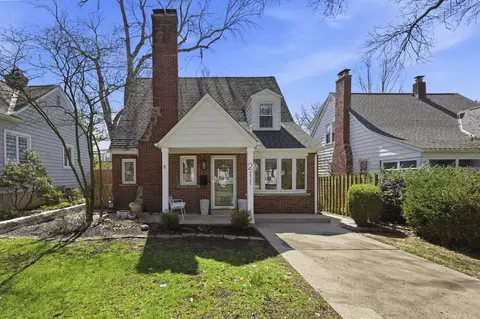 211 Garrett Pl, Columbus, OH 43214