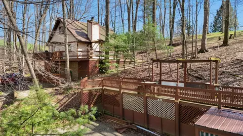474 Natchez Ln, Sugar Grove, OH 43155