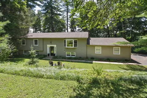 291 Pinetree Dr, Granville, OH 43023